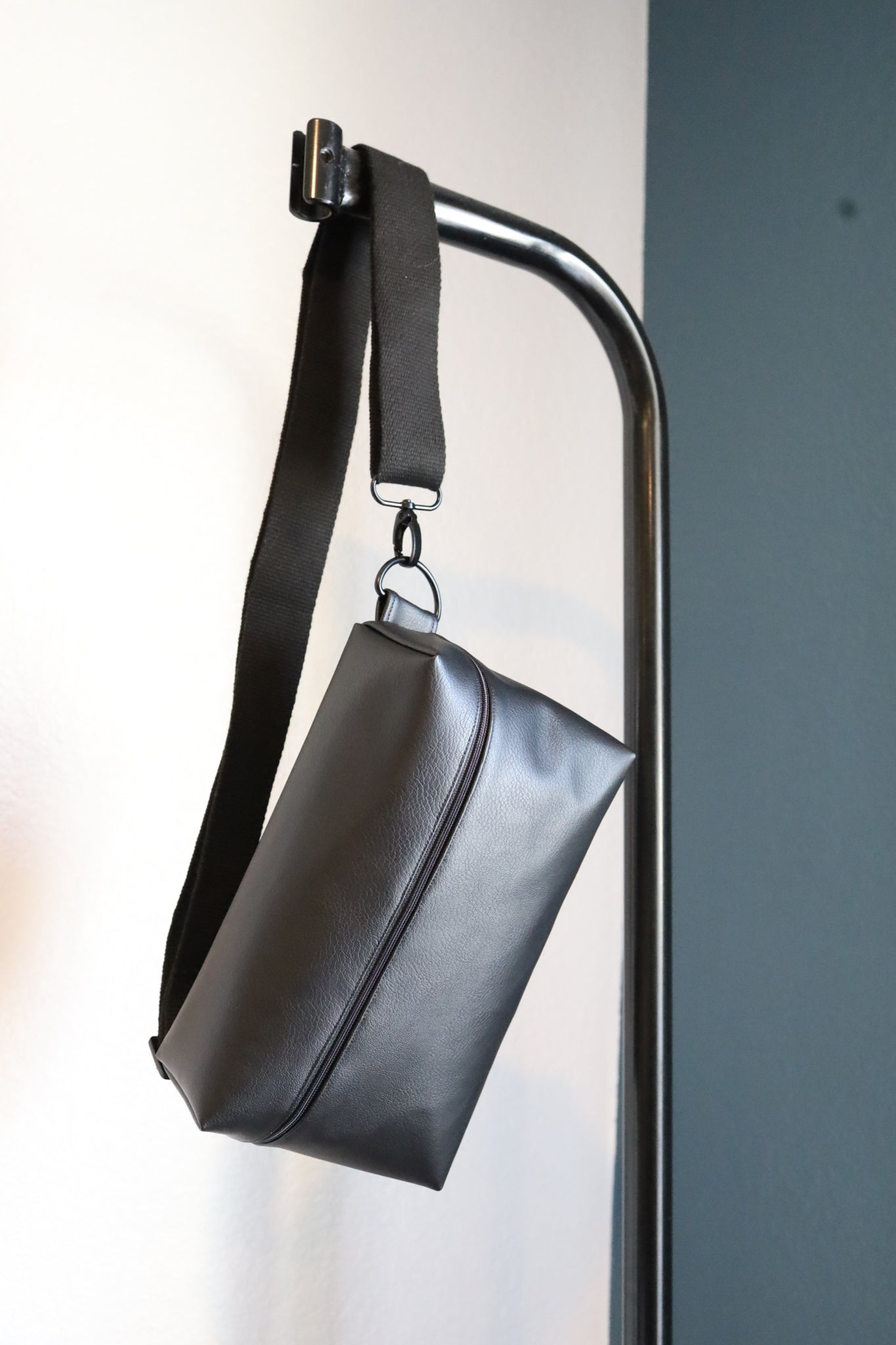 Fairview Fanny Pack - PDF Sewing Pattern – it's all in the stitch